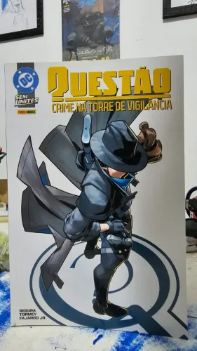 Questão: crime na torre de Vigilância - HQ
