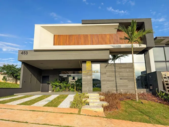 Casa com 3 dormitórios à venda, 219 m² por R$ 2.400.000,00 - Condomínio Villa Sapezal - In