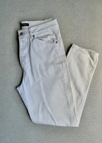 Calça Jeans Zara Slim (bege claro)