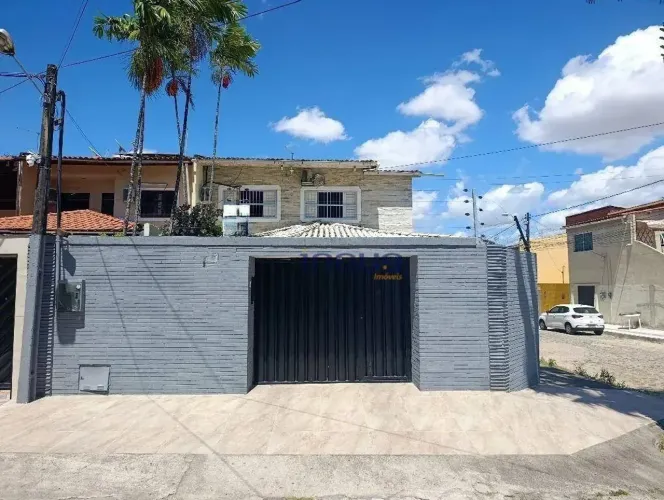 Casa com 4 dormitórios à venda, 240 m² por R$ 680.000,00 - Maraponga - Fortaleza/CE