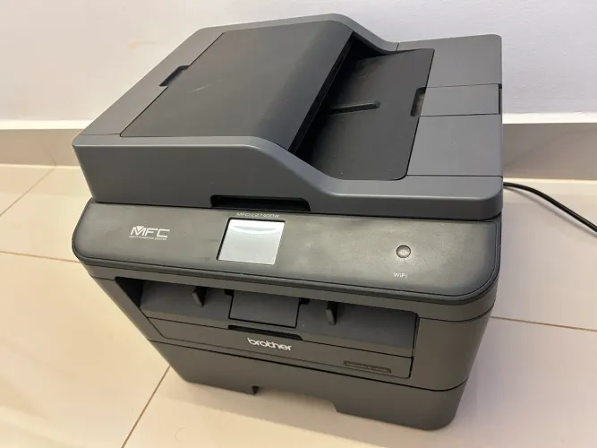Impressora Laser Brother MFC-L2740DW Wi-Fi Duplex - Pouquíssimo Uso