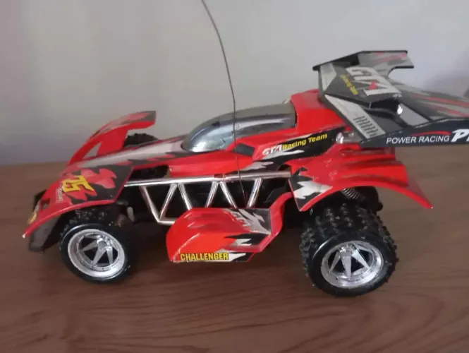 Carro com controle remoto