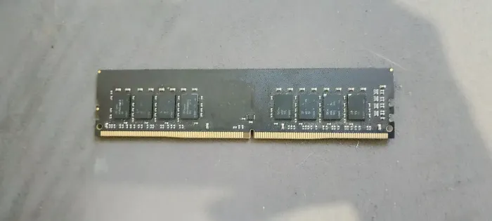Memória ram ddr4 8gb com defeito 