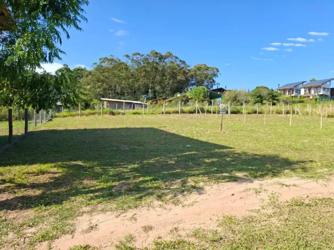 Terreno à Venda na Praia do Rosa