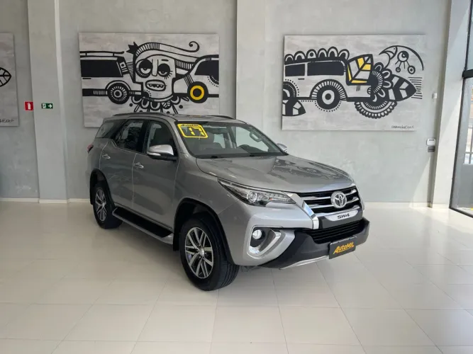 Toyota Hilux SW4 SRX 4X4 2.8 TDI 16V Dies. Aut. 2017