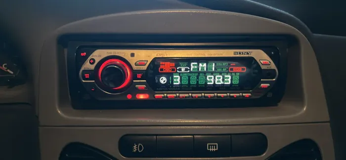 Rádio automotivo Sony com CD funcionando auto rádio 