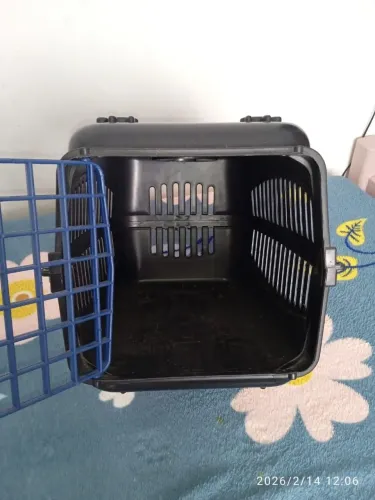 Caixa de transporte para cães e gatos,porte médio.
