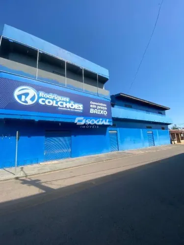 Amplo predio comercial em 03 pisos de esquina para locaçao, Av. Jatuarana, B: Conceiçao.