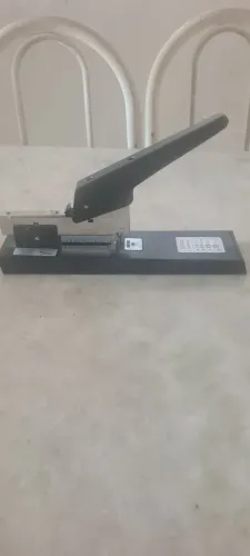 Grampeador industrial e guilhotina