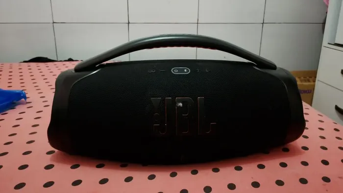 Vende-se caixa JBL bombox3
