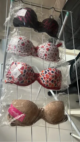 Vendo sutiãs P e M
