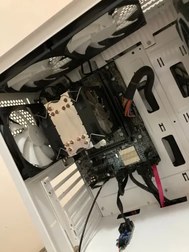 PC gamer i7 + SSD + 16 de RAM