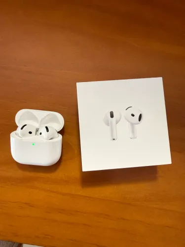 AirPods 4