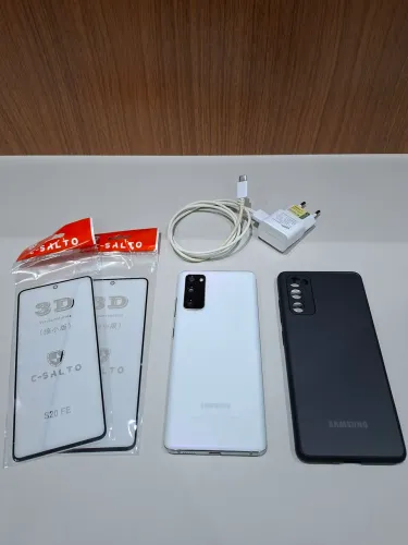 Samsung S20 FE - 6GB RAM/ 128GB