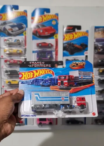 Hot Wheels Optimus Prime Track Fleet - Transformers (Lacrado)