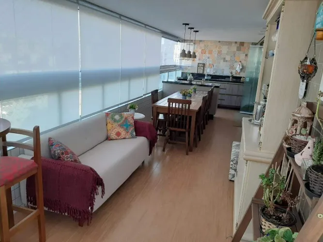 Lindo apartamento mobiliado com planejados 3 dormitórios sendo 2 suítes localizado no bair