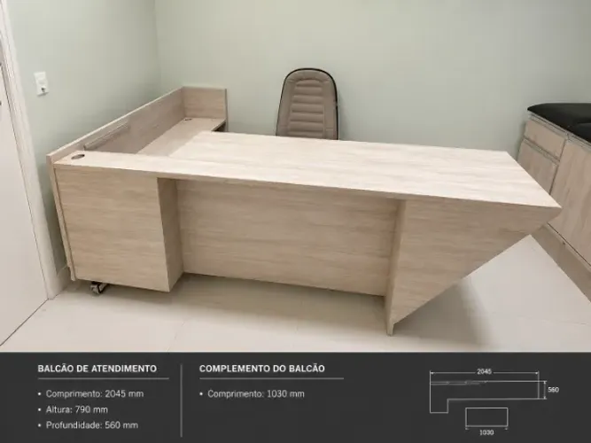 Balcão de atendimento para consultório/clínica.