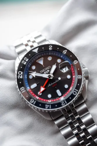 Relógio Seiko 5 Sport GMT U.S Special Creation SSK019