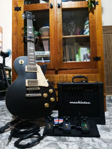 [LEIA O ANÚNCIO] Guitarra Les Paul Strinberg com Amplificador Cabos e Pedais