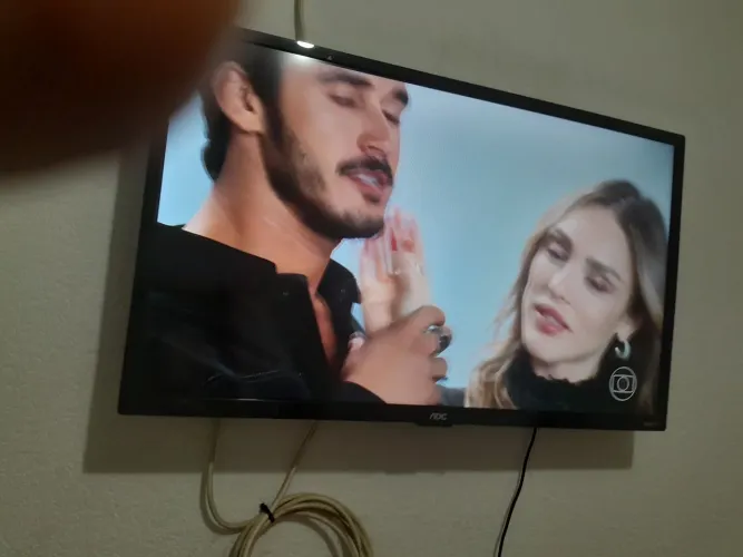 TV AOC 32 P SEME NOVO SEN USO M VIAGEM 700 REAIS *