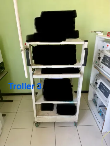 Troller / carrinho auxiliar para consultório médico 