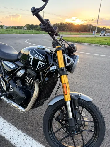 Triumph Speed 400 26/26 (Só 2.300) estado de NOVA