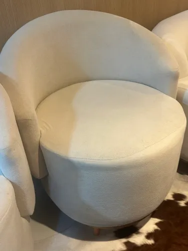 Sofá curvo 1 lugar feijão forma orgânica bouclé