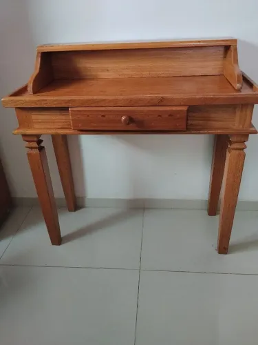Escrivaninha/penteadeira 