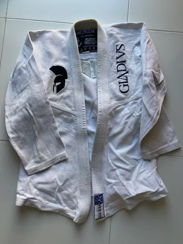 Kimono de jiu jitsu gladvis A2, muito pouco usado