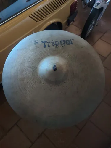 Prato de ataque Trigger 16"
