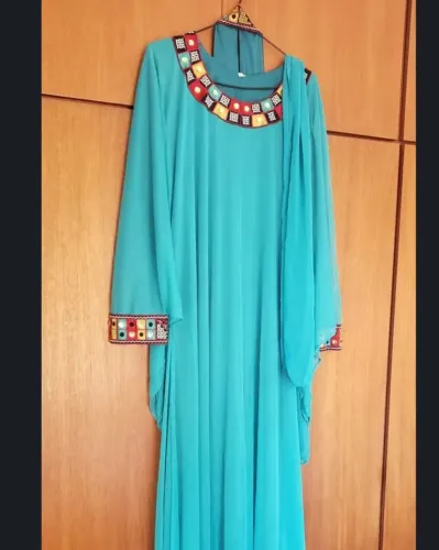 Abaya, tamanho G