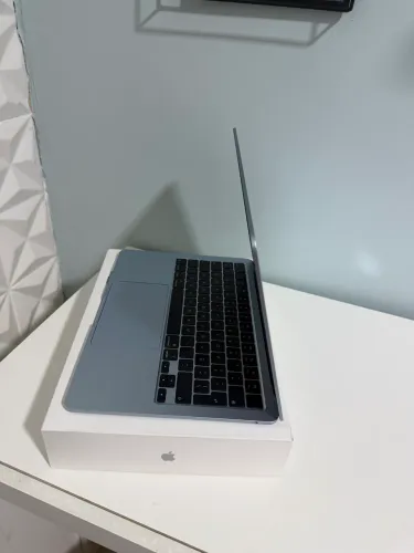 MacBook m4