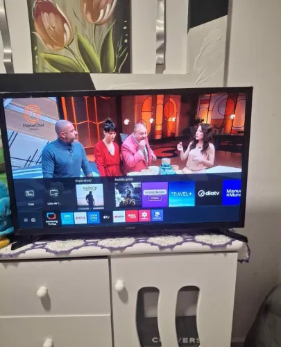 TV Smart 32 da Samsung top nova pra ir hoje 750$