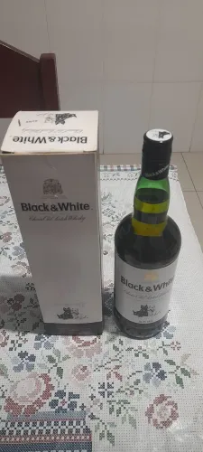 Bebida Whisky Black & White 19 anos