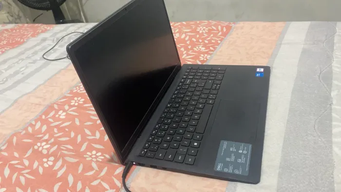 Notebook Dell , 2,100. 7 meses de uso