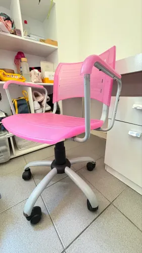 Cadeira giratória rosa