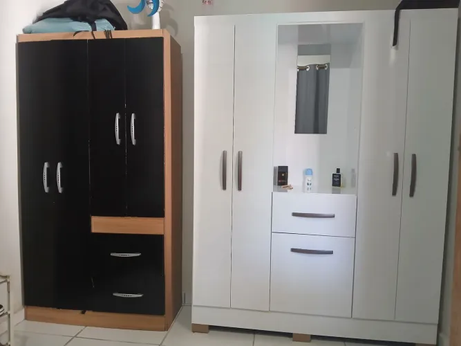 Dois guarda roupa, usados muito bom, os dois por 600 reais, aceito pago em dinheiro ou pix