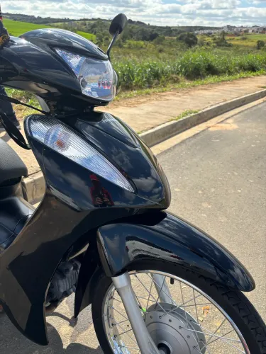 Vende-se, troca, financia biz 2011 es 125cc 