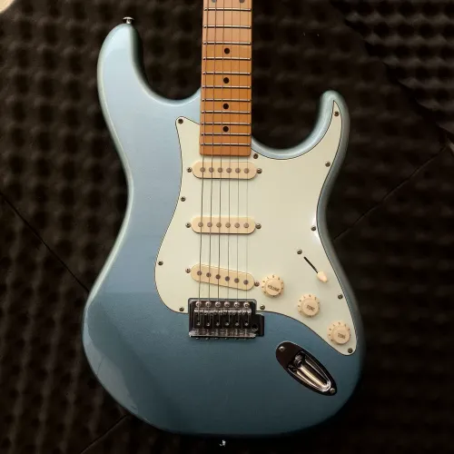 Guitarra Tagima TW 530 + capa acolchoada+ cabo