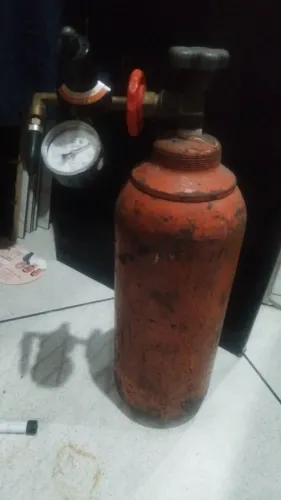 cilindro de gás helio