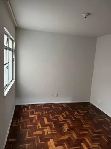 Imóvel para aluguel possui 60 metros quadrados com 1 quarto em São Mateus - Juiz de Fora -