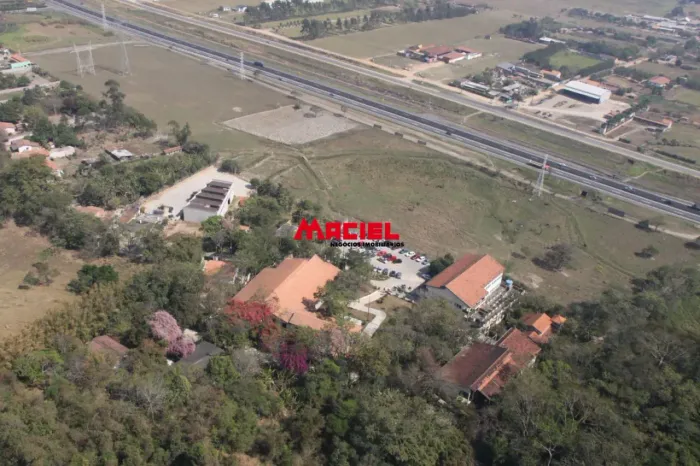 Fazenda Boa Vista - Roseira Ótima Localização