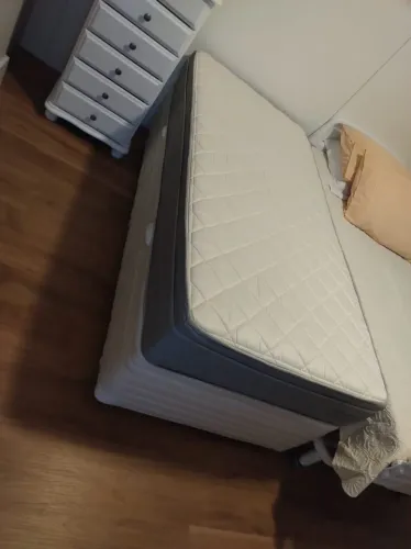 Cama box bau solteiro com colchão, quase novo