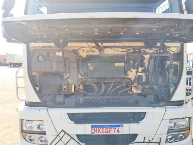 Iveco stralis 380 2009 trabalhando