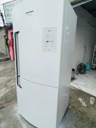 Vendo uma geladeira Brastemp inversa Max 