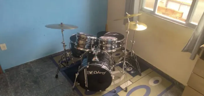 BATERIA ODERY IN ROCK ( Dark Tiger ) Semi-Nova : 4.000,00 * Somente msgs zap..21-98396-171