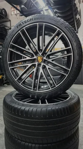 Jogo roda 21 furação 5x112 c pneus novos 
