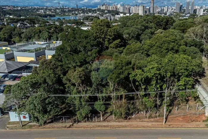 Terreno à Venda no Mossunguê