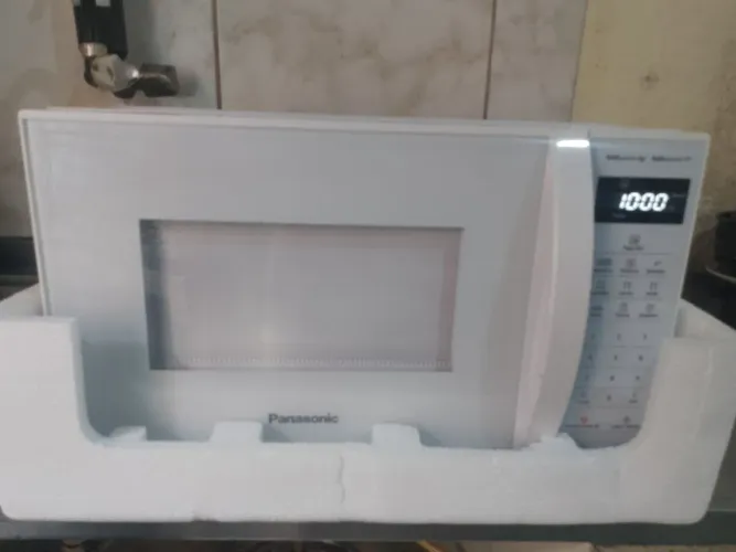 Microondas Panasonic 22 litros novo ainda 