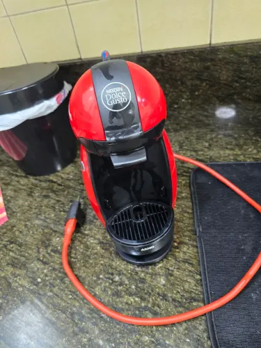 Máquina cafe expresso nescafe dulce gusto